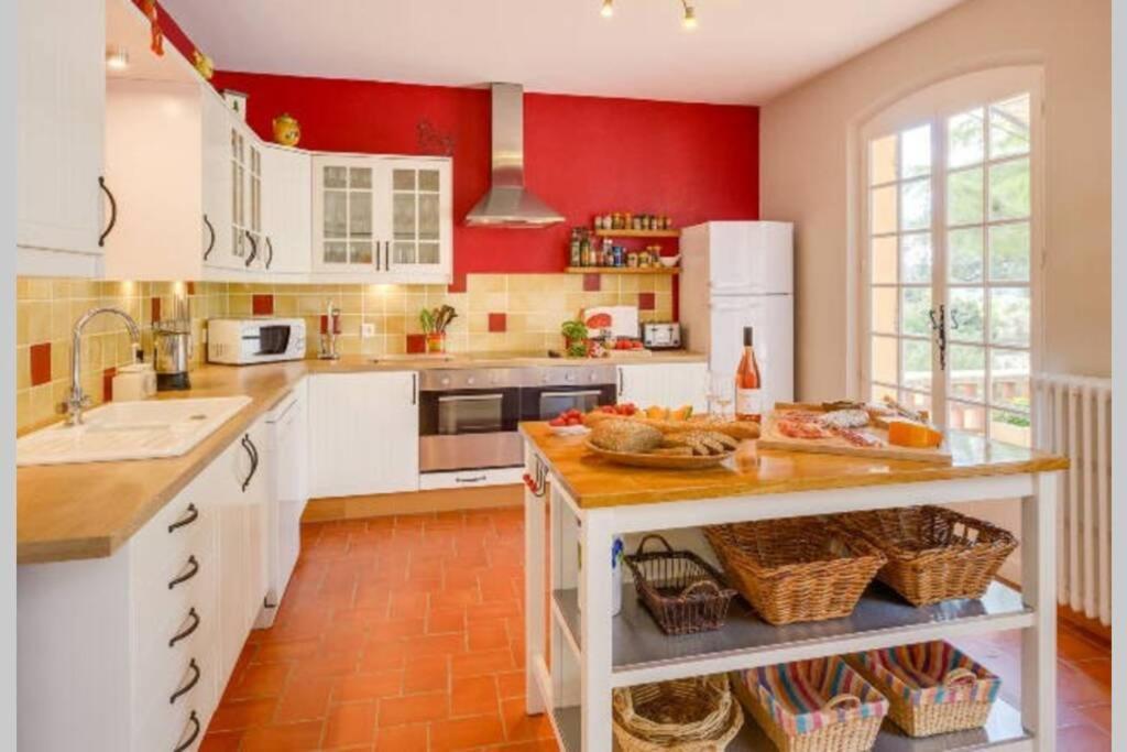Le Clos Des Pins, Vue Mont Ventoux Roaix Exterior photo